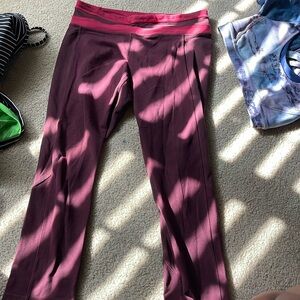 Lululemon Size 6 Maroon Crop Leggings